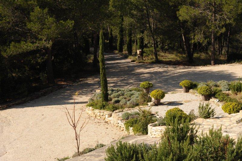 Face au Luberon, superbe maison sur un terrain d'environ 7,5 hectares